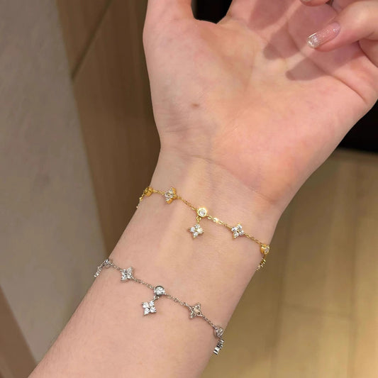High-grade Four-leaf Clover Zircon Bracelet Fashion Gift Dignified Sense Of Design